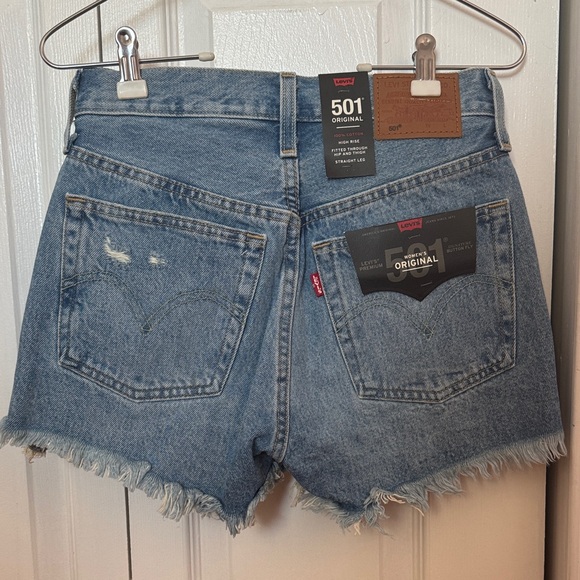 Levi’s 501 Denim Shorts - Picture 3 of 3